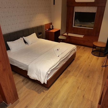 V Hotel Brahmapur Exterior photo