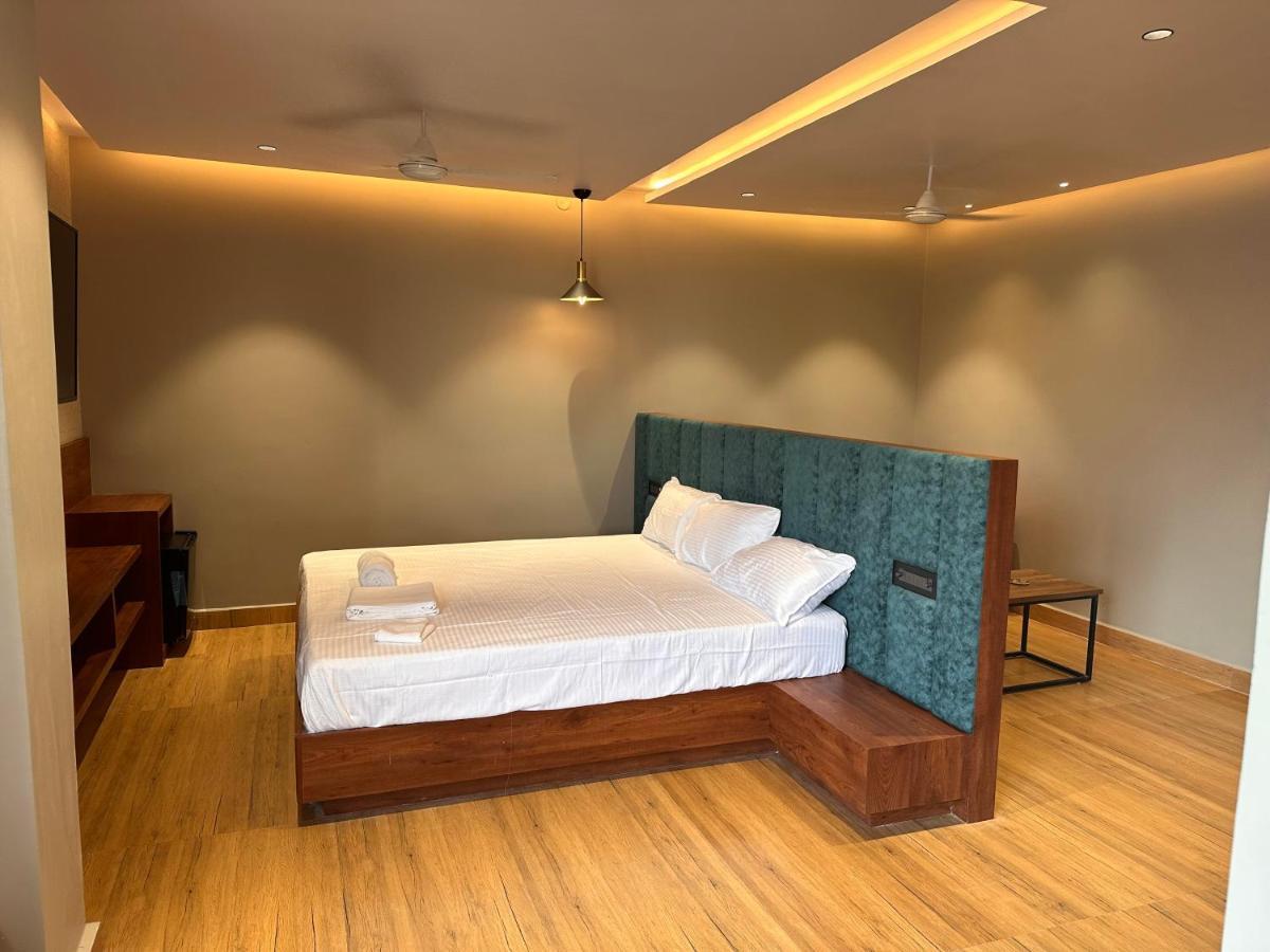 V Hotel Brahmapur Exterior photo