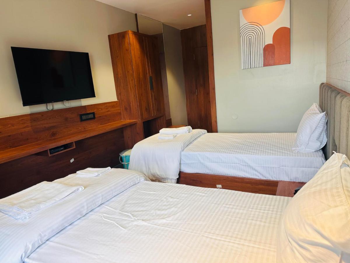 V Hotel Brahmapur Exterior photo